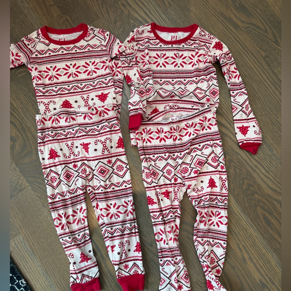 Perfect condition Red and White Kids Two-piece Holiday PJs